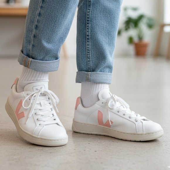 Veja Shoes - VEJA Esplar White Leather Sneakers Petal Pink Logo EU 36